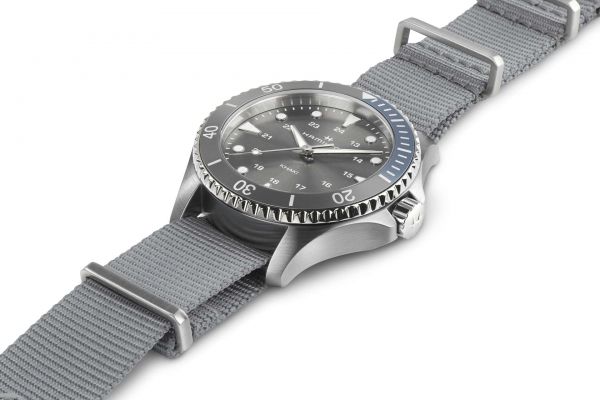 HAMILTON Khaki Navy Scuba Quartz