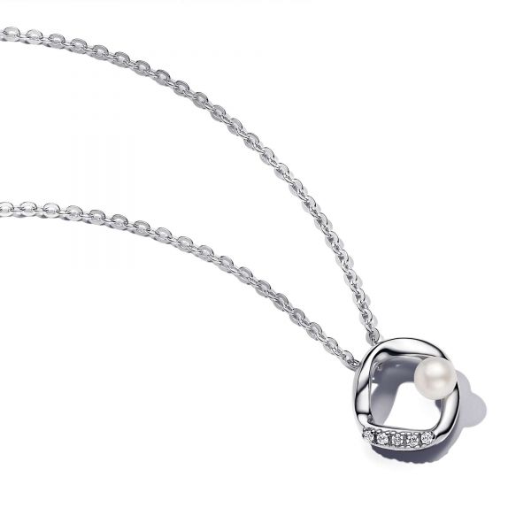 PANDORA Collana Cerchio Linea Sinuosa con Perle d'Acqua Dolce Coltivate e Pavè